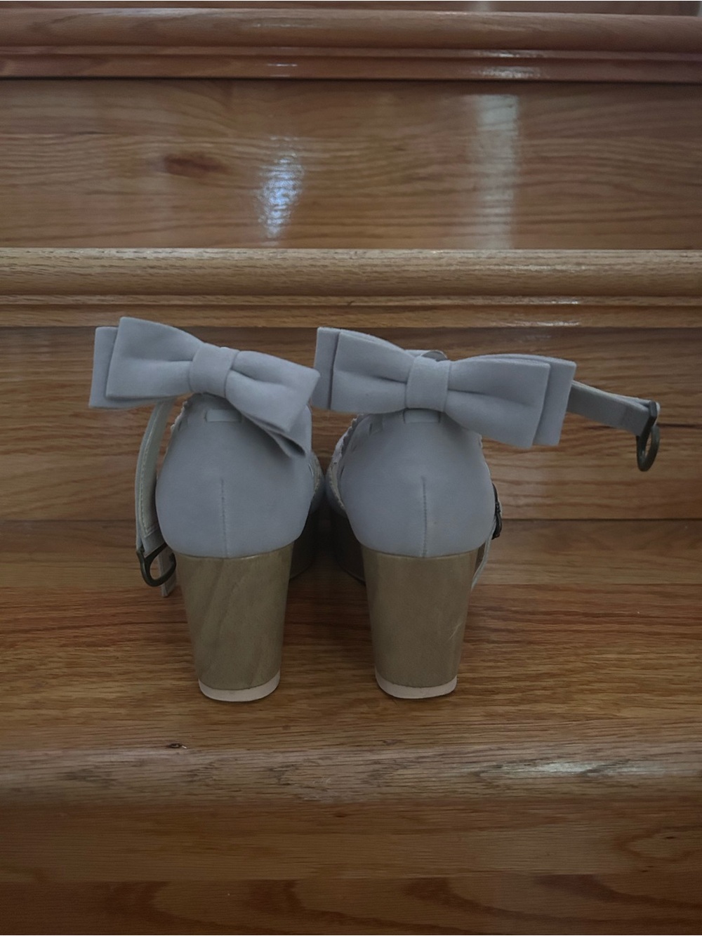 Axes Femme Gray Bow Block Heel Sandals - Picture 2 of 10